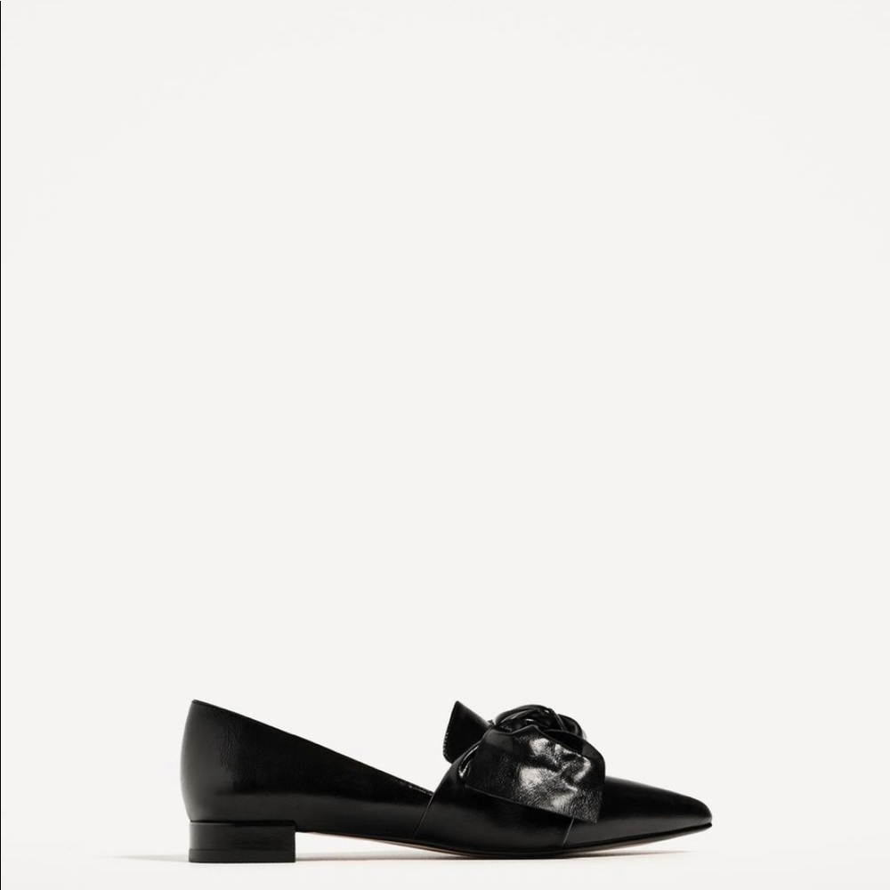 NWOT : ZARA LOAFERS